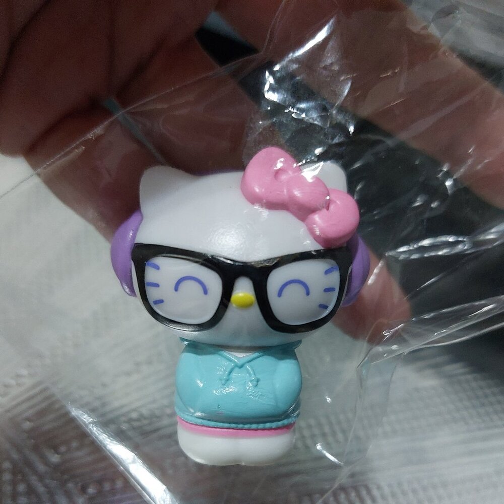 Rare Hello Kitty Mini In BIG Glasses BIG Earphones Earplugs Geeky Cutie Pie